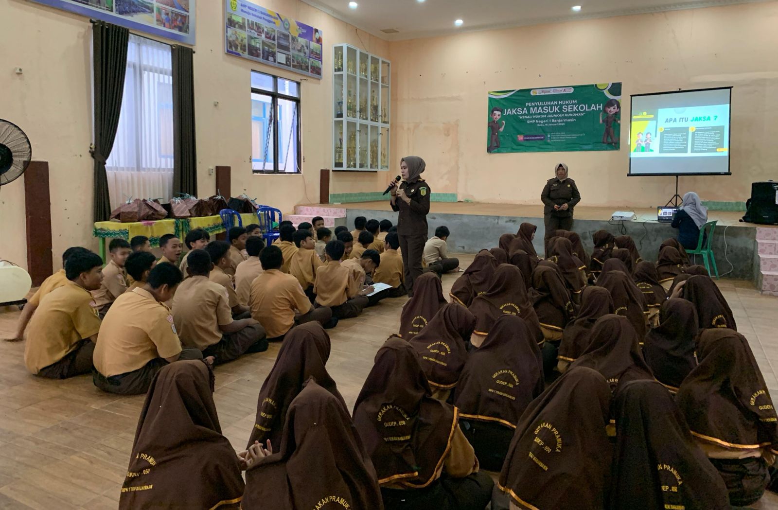 Kejari Banjarmasi Edukasi Cegah Kenakalan Remaja Sejak Dini di SMPN 1 Banjarmasin