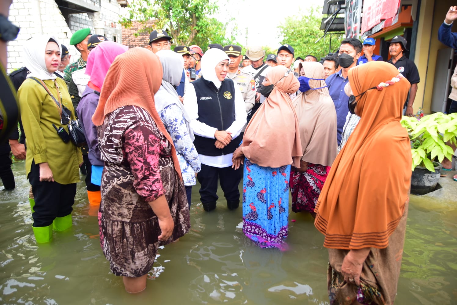 Khofifah Himbau Masyarakat Waspada Cuaca Ekstrem dan Angin Kencang