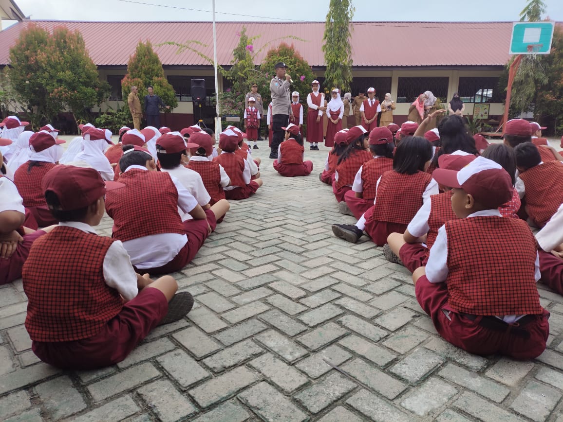 Polsek Pahandut Sosialisasi Keselamatan dan Anti Bullying di SDN 8 Menteng