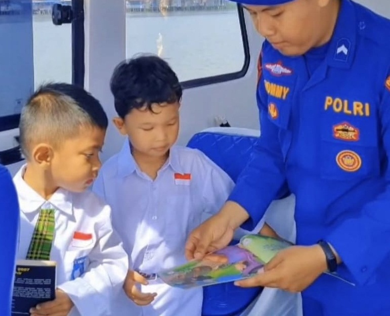 Kapal Perpustakaan Menumbuhkan Minat Baca di Kalangan Anak
