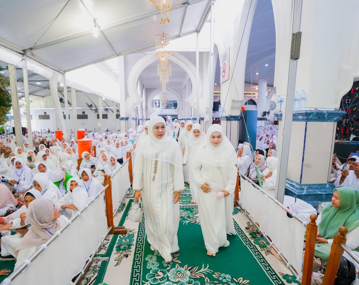 Khofifah dan Ratusan Ribu Jamaah Hadiri Haul Akbar Ponpes Assalafi Al Fitrah: Kekuatan Resonansi KH. Usman dan KH. Achmad Asrori