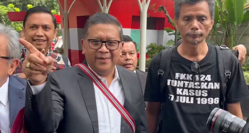 Hasto Kristiyanto Diperiksa KPK, Massa PDIP Mainkan Lagu Dangdut Koplo