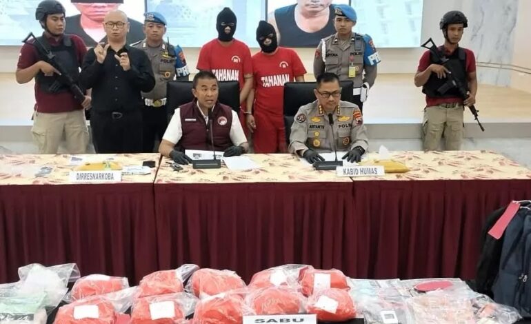 Polisi Ungkap 12 Kg Sabu Akibat Mobil Kurir Kecelakaan