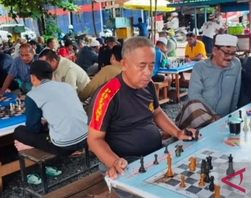 Sani Menjuarai Catur Mingguan di Venue Langkah Ghaib