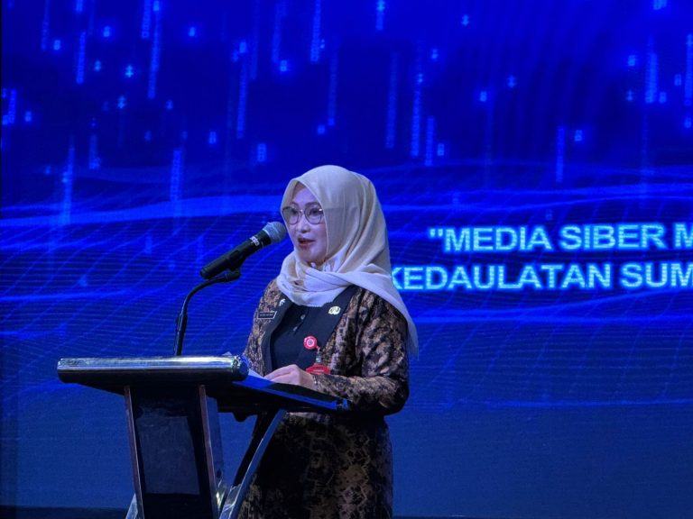 Gubernur Muhidin Terus Mendorong Literasi Digital