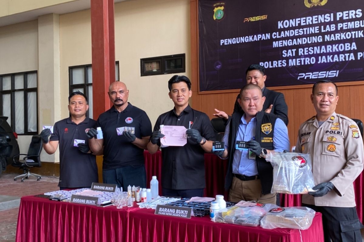 Polisi Bongkar Liquid Rokok Elektrik Kandungan Narkoba
