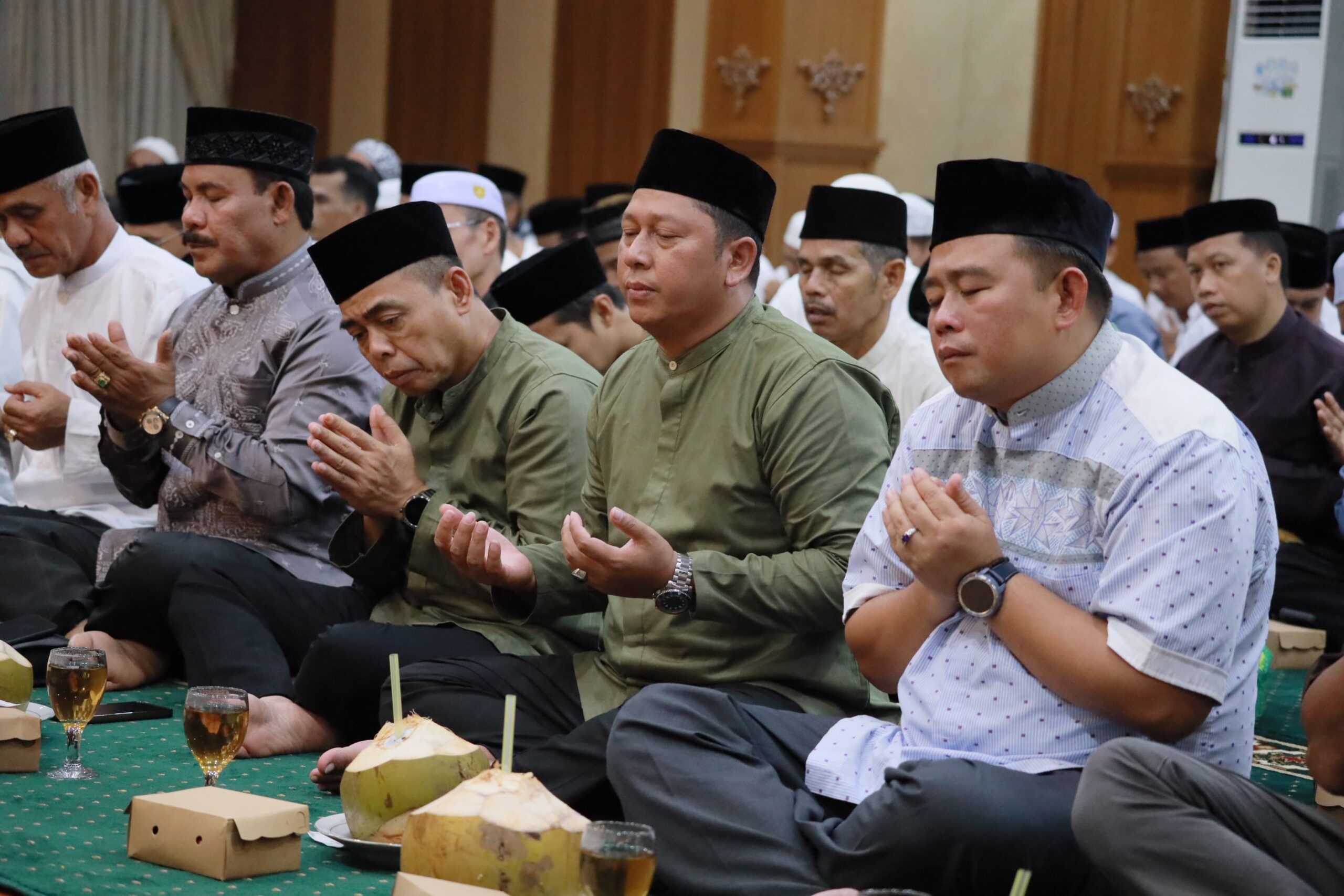 Penuh Khidmat Momen Buka Puasa Bersama Perdana Bupati H. Bahrul Ilmi