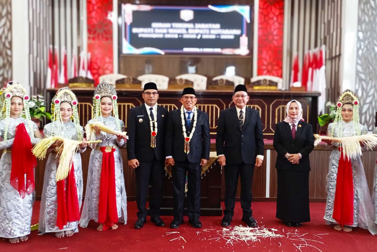 DPRD Gelar Paripurna Serah Terima Jabatan Bupati dan Wabup Kotabaru