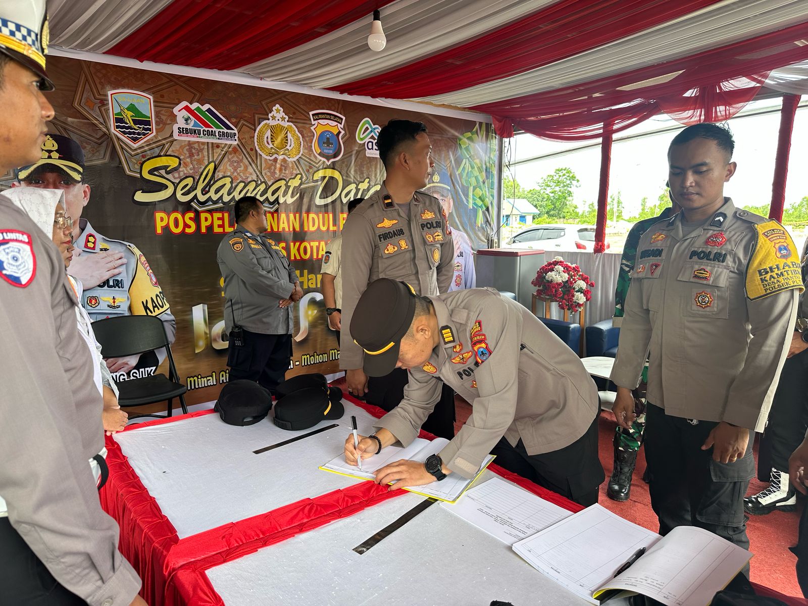 Pengecekan Pos Pengamanan dan Layanan Hari Pertama Operasi Ketupat Intan