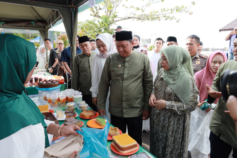 Buka Pasar Panginan Ramadan, Bupati Batola Bawa Pesan Presiden Utamakan Pertanian Pangan