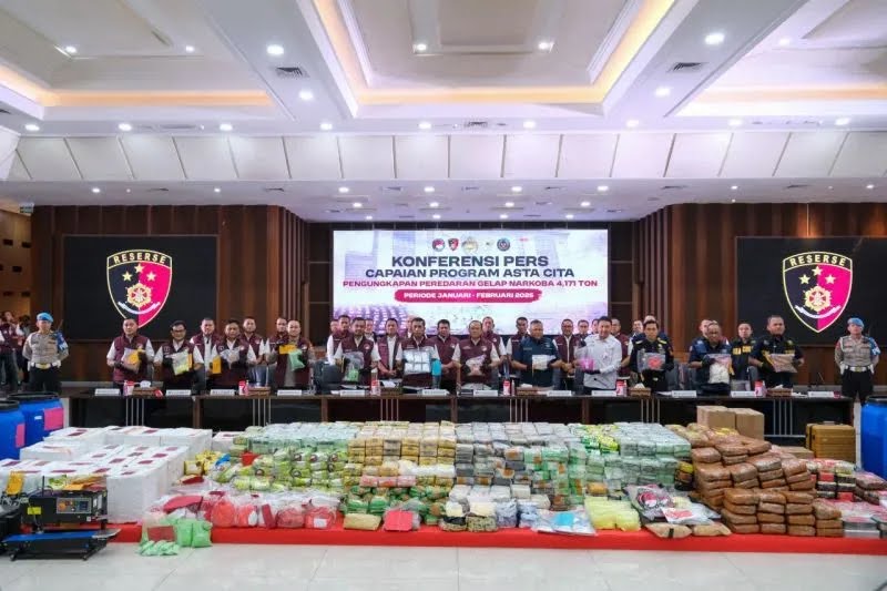 Petugas Gabungan Cegah Penyelundupan Narkoba Puluhan Kilogram