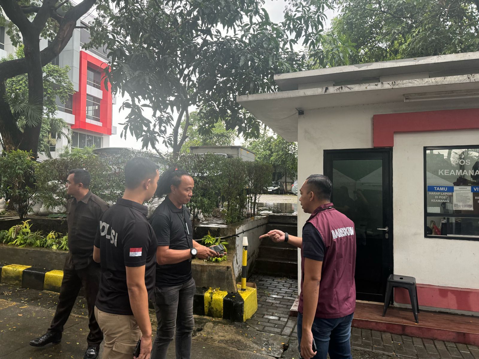 Bareskrim Polri Datangi TKP Kiriman Kepala Babi di Kantor TEMPO