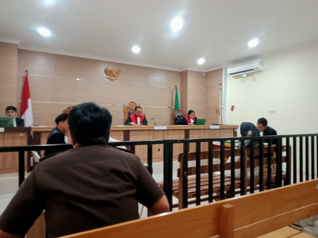 Evi Tamala Jalani Sidang Perdana Dugaan Kosmetik Ilegal