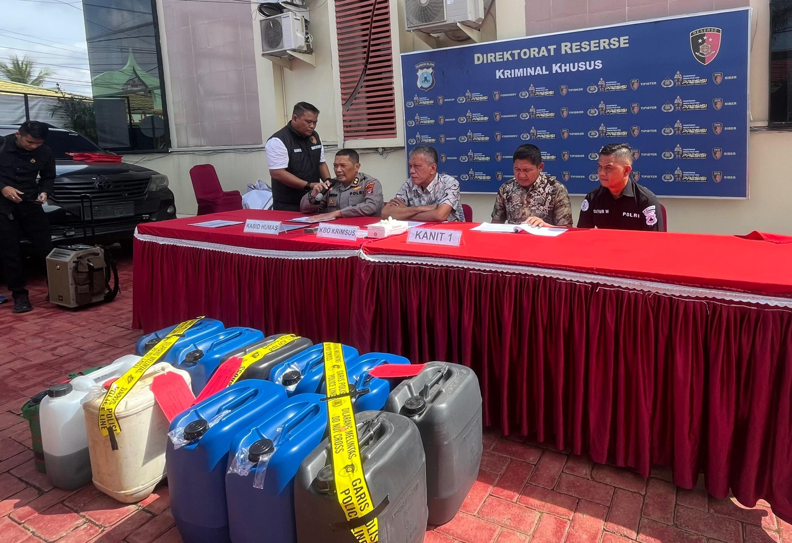 Diduga Jual Pertalite Melebihi HET, Operator dan Pelangsir SPBU Ditangkap Polisi
