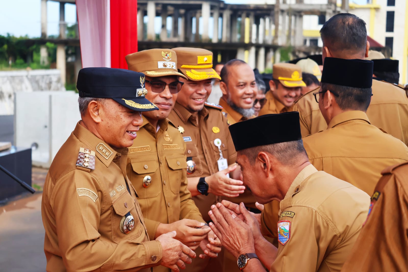 Bupati Kotabaru Pimpin Apel Gabungan dan Halalbihalal Usai Lebaran