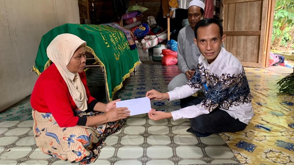 Dinsos Balangan Beri SAKAWAN Untuk Kematian Keluarga Pra Sejahtera