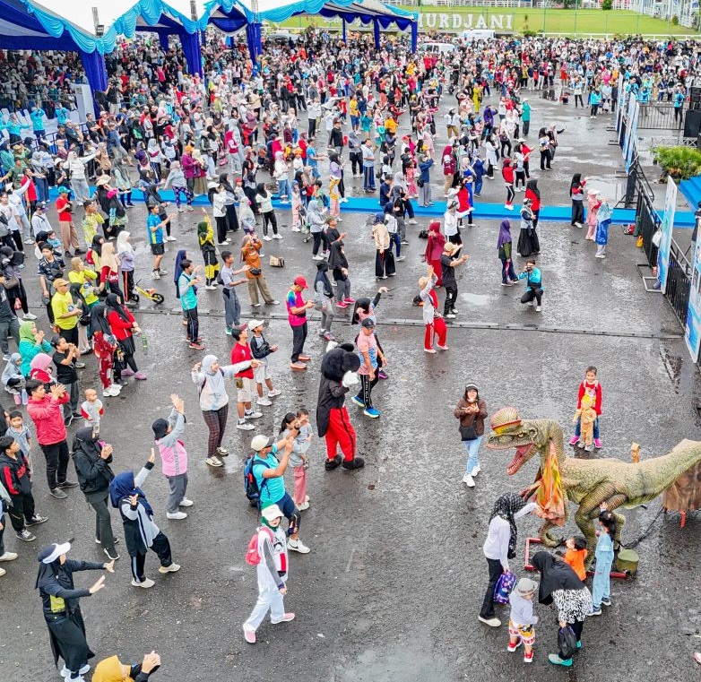 Membludak Peserta Fun Walk