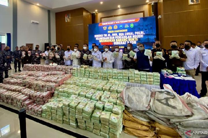 TNI AL Musnahkan Barang Bukti Narkoba 2 Ton