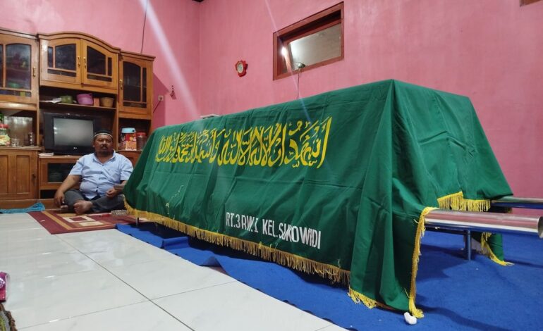 Jenazah Rizal Korban TPPO Kamboja Tiba di Banyuwangi