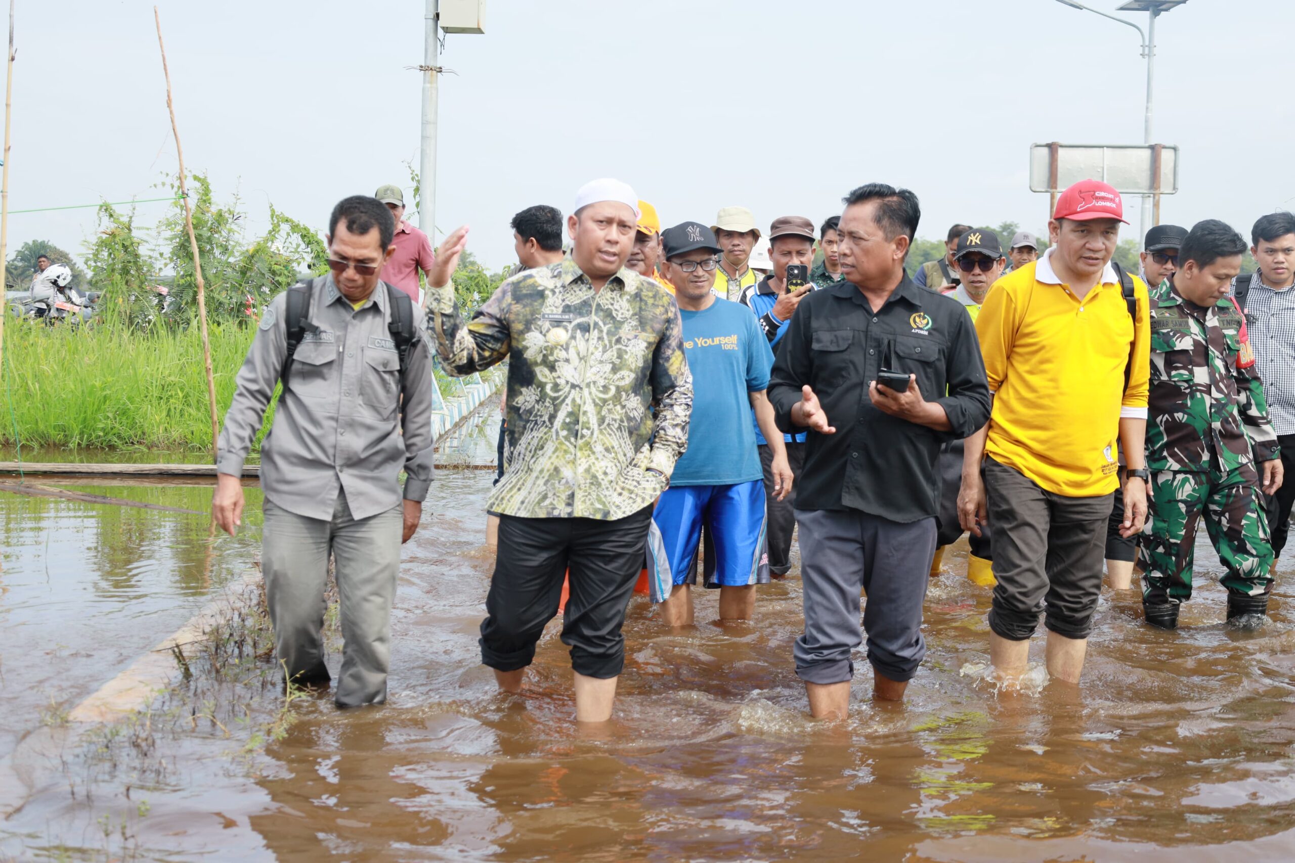 Air Naik, Bupati Bahrul Ilmi Langsung Turun ke Lokasi Banjir