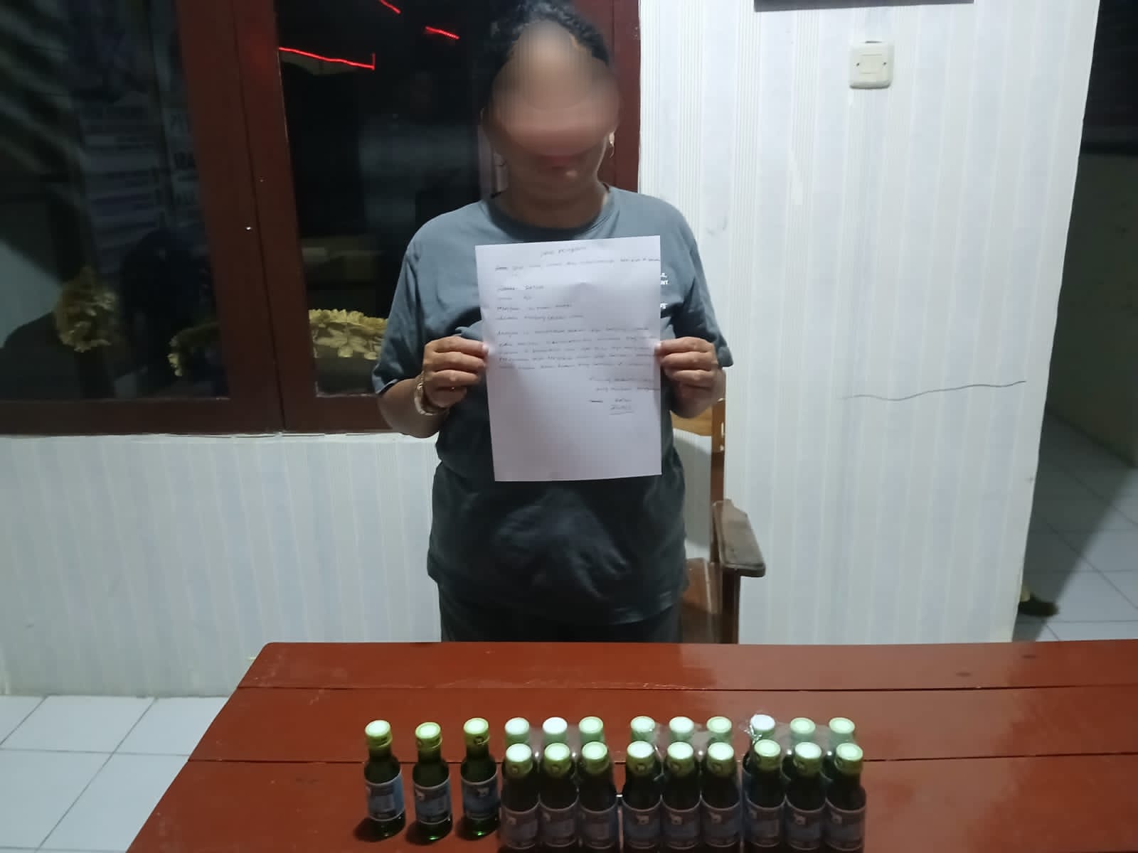 Seorang Ibu Kepergok Jual Alkohol Ilegal di Pulau Laut Selatan
