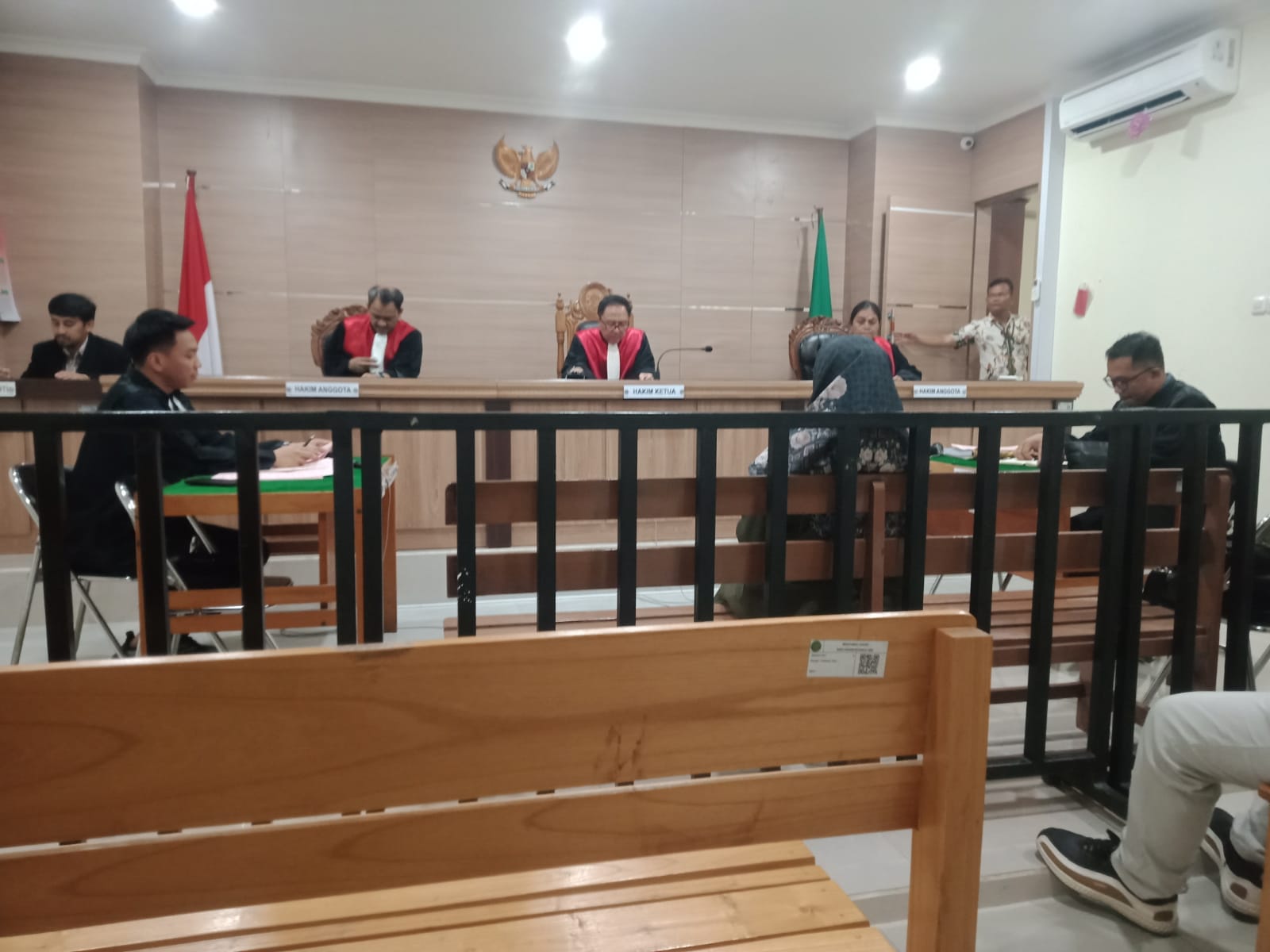 Jual Kosmetik Tanpa Standar, Terdakwa Evi Tamala Dituntut Denda Rp15 Juta