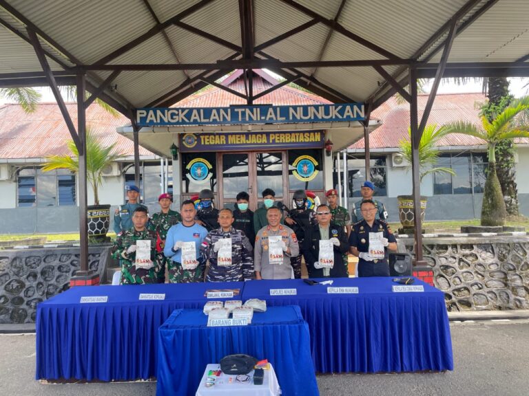 Marinir dan Kopaska Gagalkan Penyeludupan 11,5 Kg Sabu di Nunukan