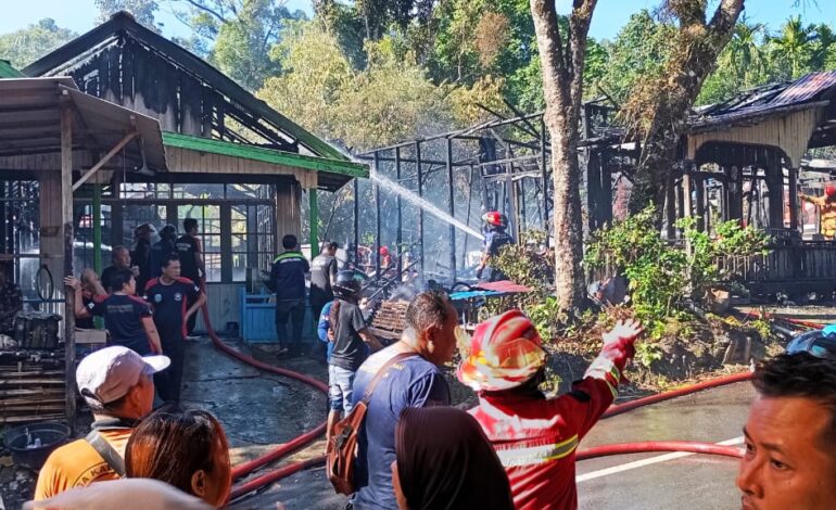 Kebakaran Tiga Rumah Picu Kerugian Capai Rp375 Juta