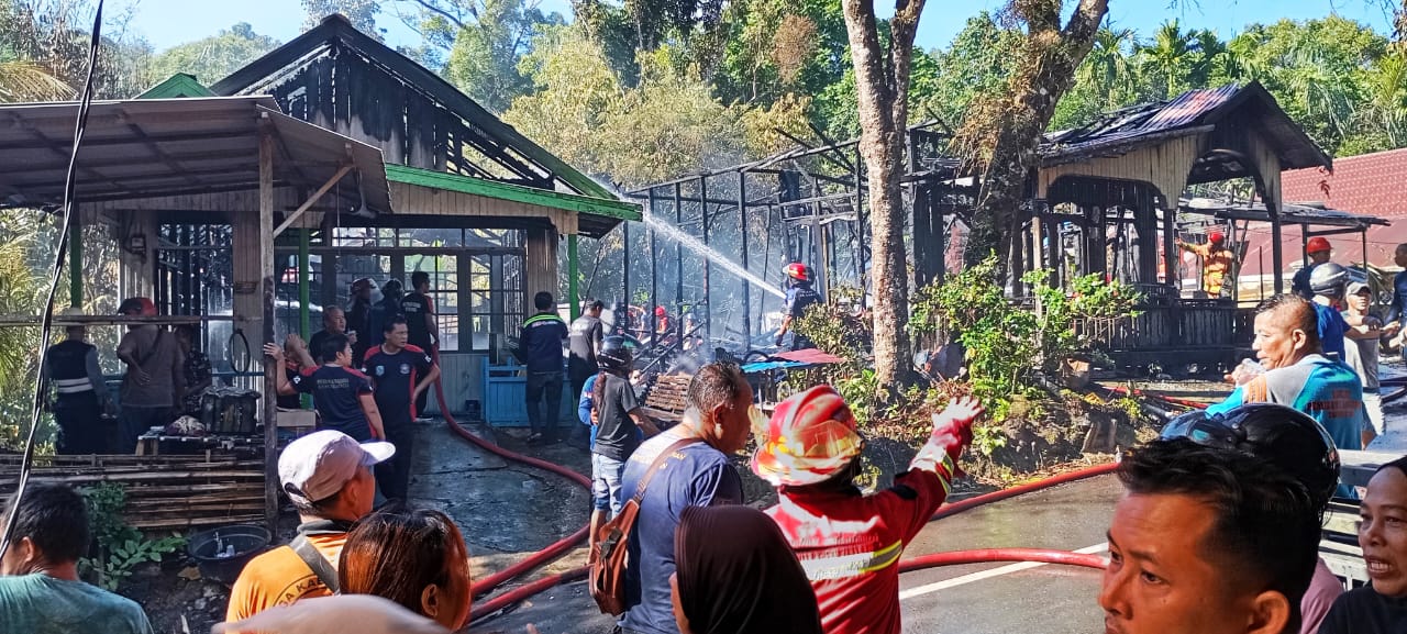 Kebakaran Tiga Rumah Picu Kerugian Capai Rp375 Juta