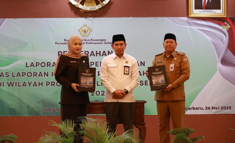 Ketua DPRD Batola Hadiri Penyerahan LHP LKPD 2024