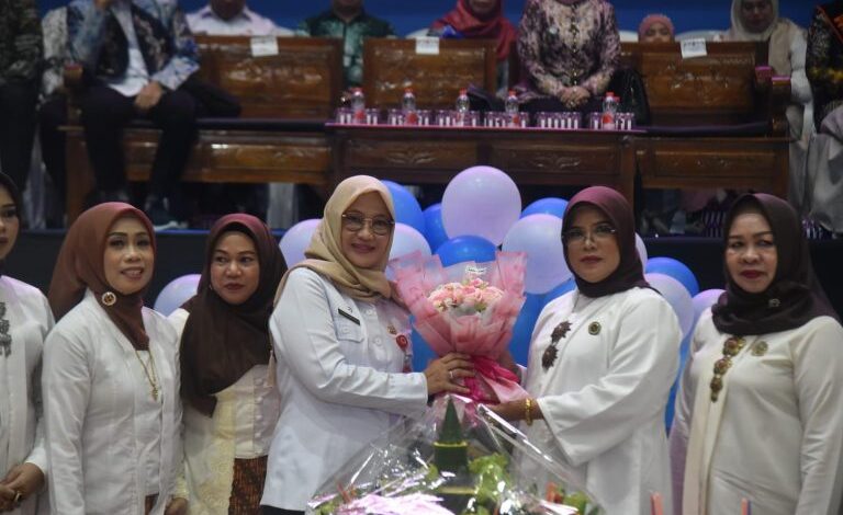Gubernur Kalsel Bangkitkan Semangat Mengajar Guru TK