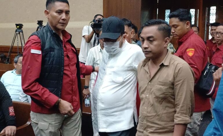 Zarof Ricar Eks Pejabat MA Divonis 16 Tahun Penjara terkait Suap Hakim