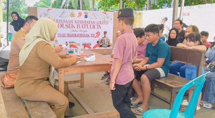 Polsek Batulicin Gelar Sunat Massal dan Bakti Sosial untuk Masyarakat