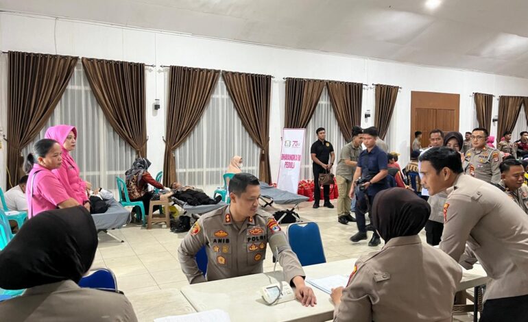 HUT ke-79 Bhayangkara, Polres Batola Gelar Bakti Kesehatan Donor Darah