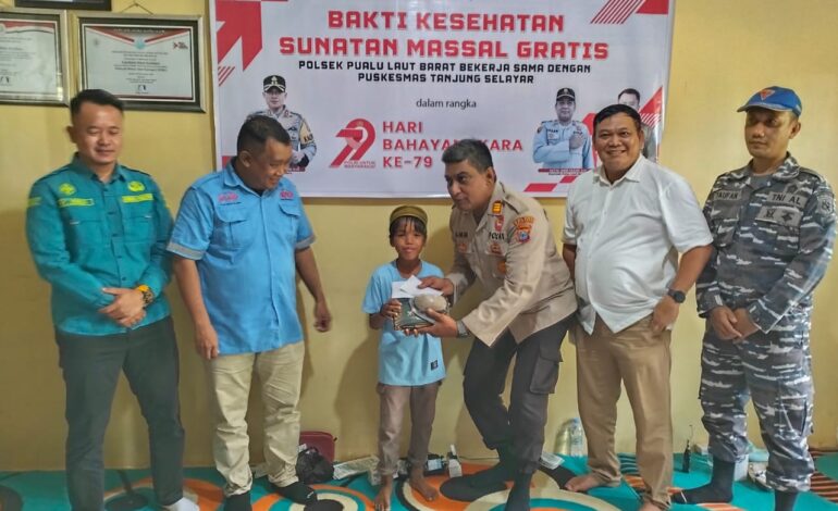 MSAM Bersama Polsek PLB Dukung Sunat Massal di Puskesmas Tanjung Selayar