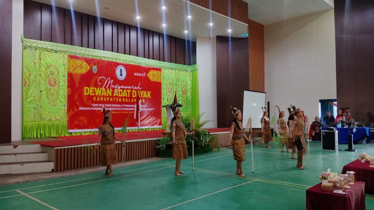 Pemkab Balangan Komitmen Perkuat Pelestarian Adat dan Budaya Dayak