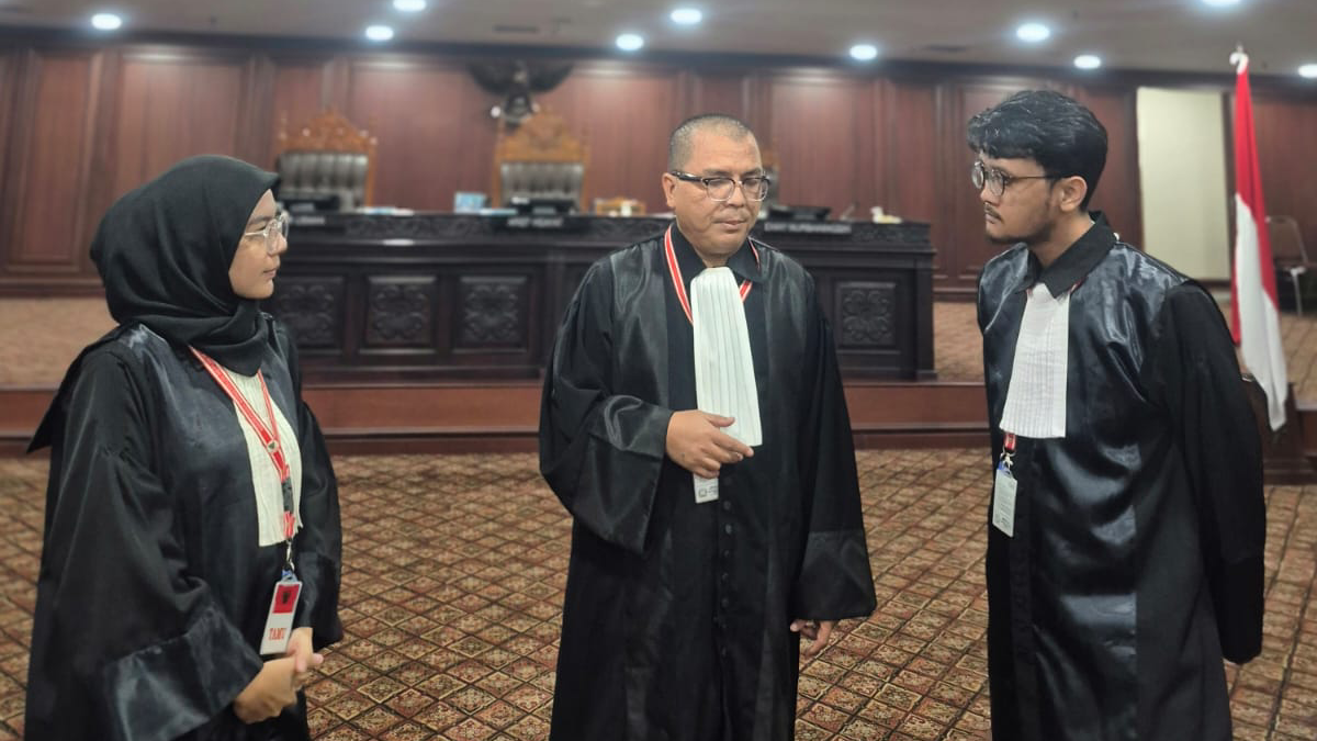 MK Mulai Sidang Pemeriksaan Uji Materi Pasal Karet UU Pemilukada