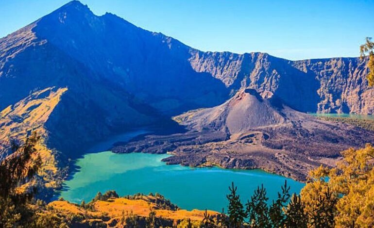 Enam Alasan Gunung Rinjani Diminati Pendaki