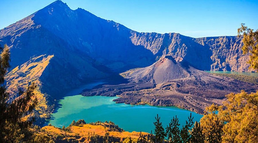 Enam Alasan Gunung Rinjani Diminati Pendaki