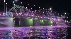 Kemegahan Lampu Sorot dan Air Mancur Menari di Jembatan Pasar Lama, Meredup