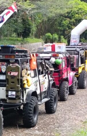 Offroader Kawakan Melibas Trek Super Ekstrem