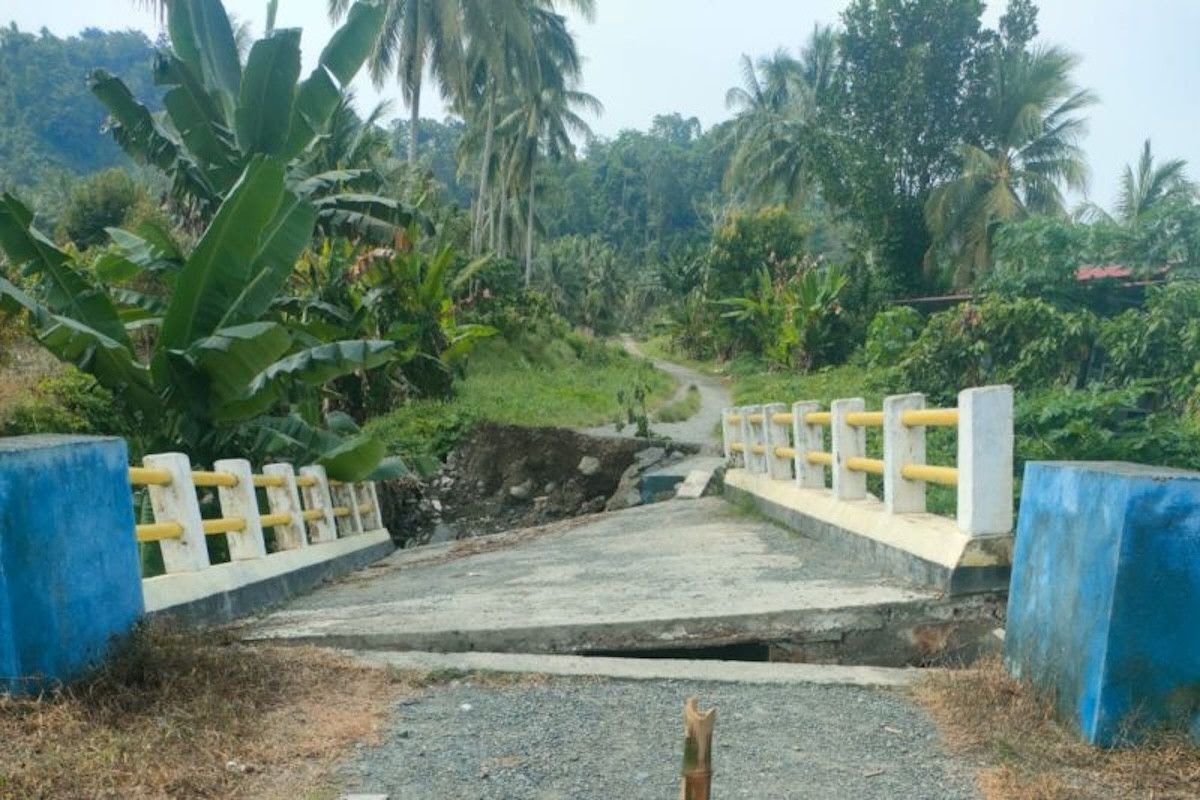Ratusan Jiwa Terdampak Banjir Bandang, Satu Jembatan Putus