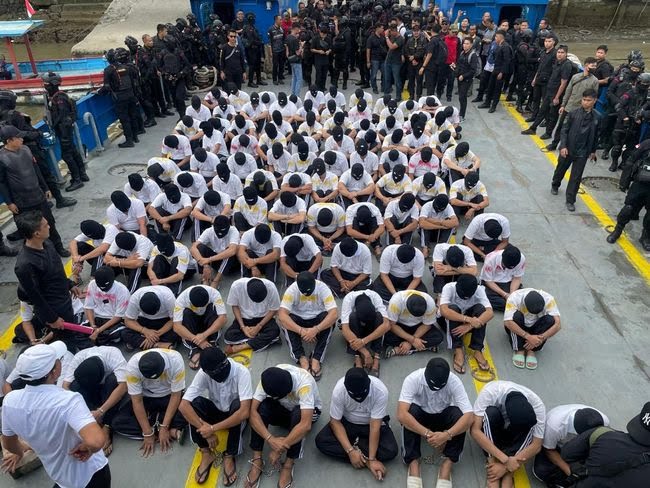 100 Narapidana Narkoba Resiko Tinggi Dikirim ke Nusakambangan
