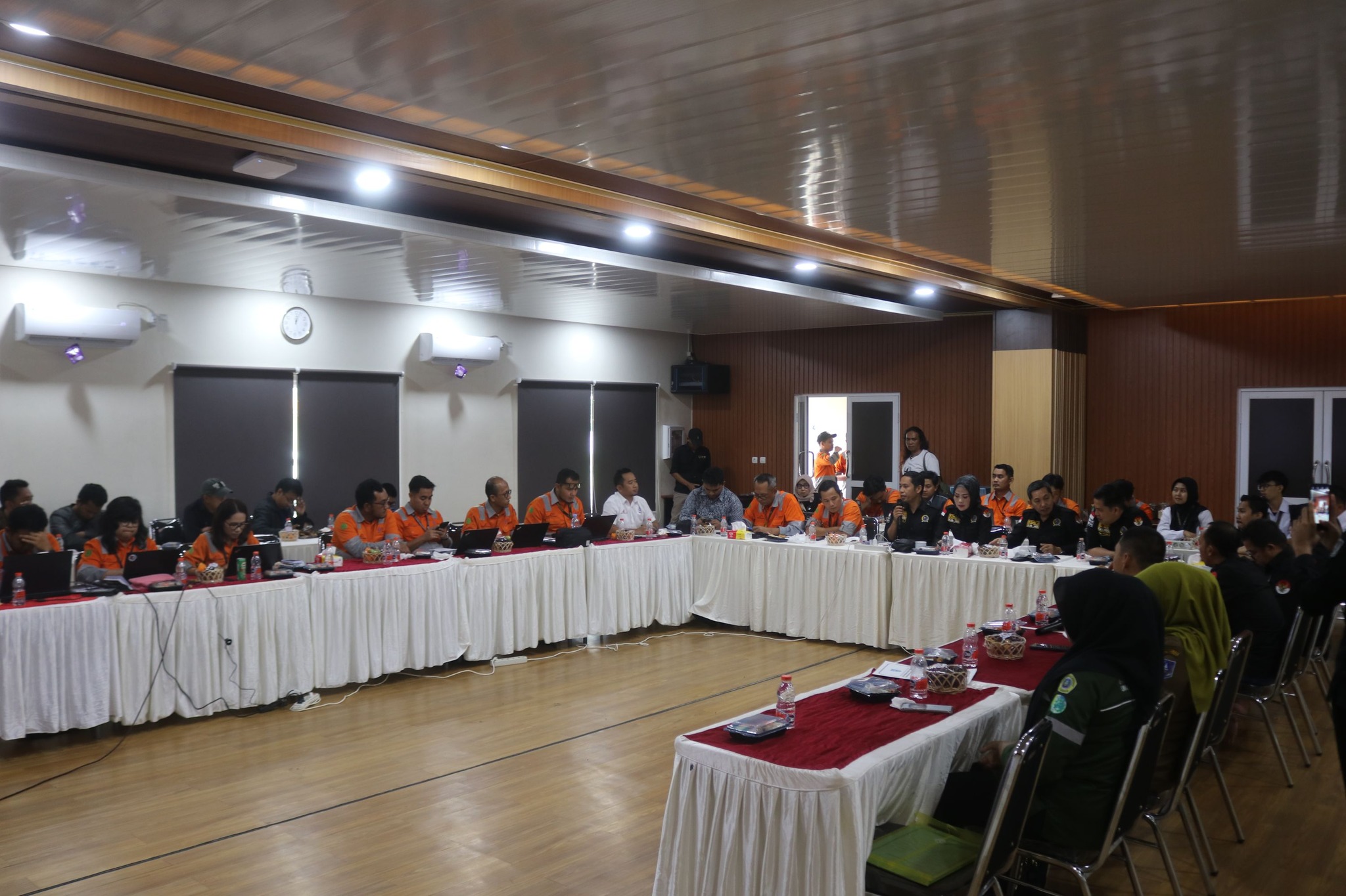 KOMISI III DPRD HSS TINJAU PENGOLAHAN PERTAMBANGAN PT AGM, TEKANKAN TRANSPARANSI DAN KOMITMEN CSR