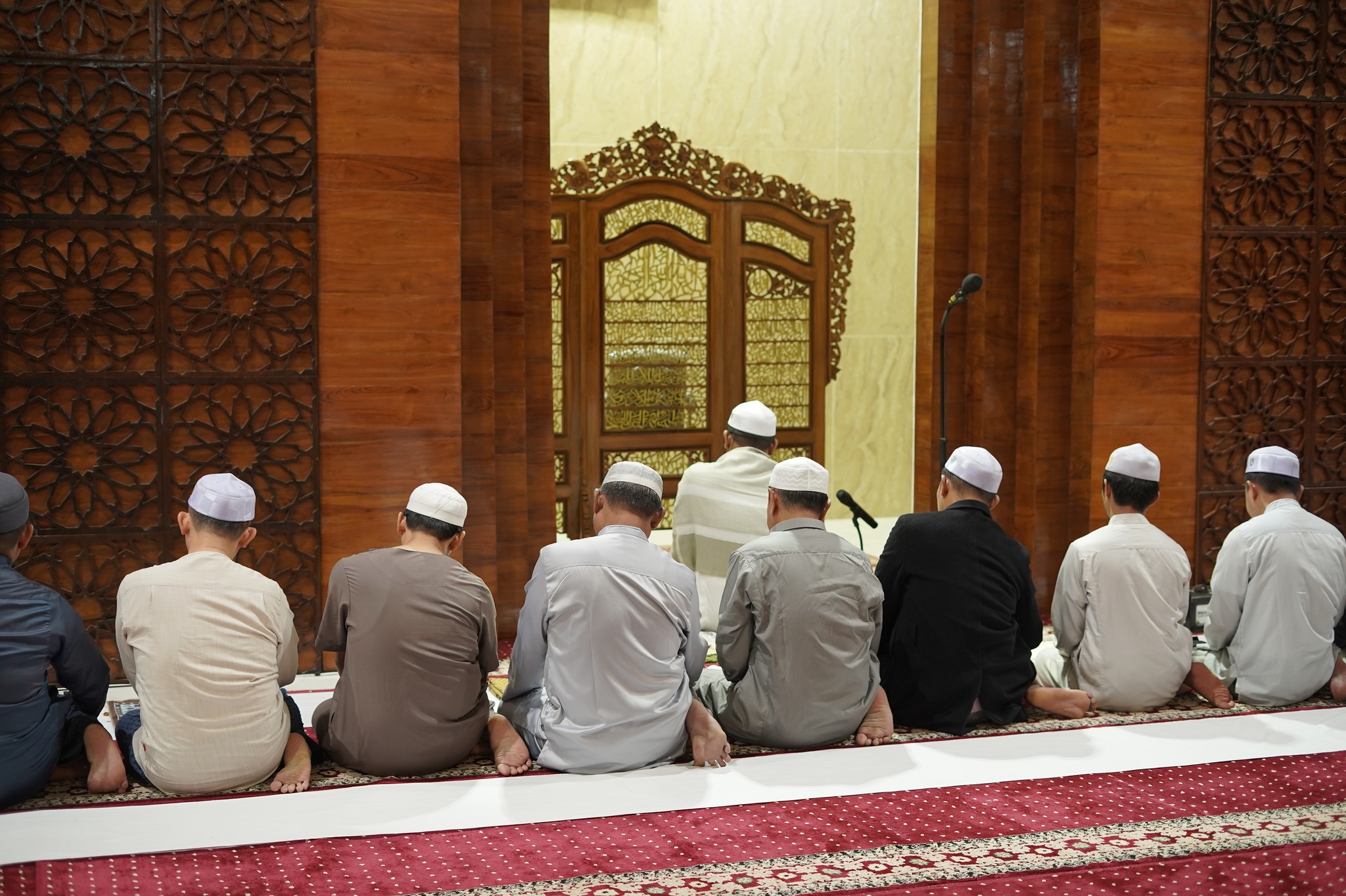 KEHANGATAN DI SUBUH BERKAH, SILATURAHMI SEKDA HSS BERSAMA WARGA DI ISLAMIC CENTER