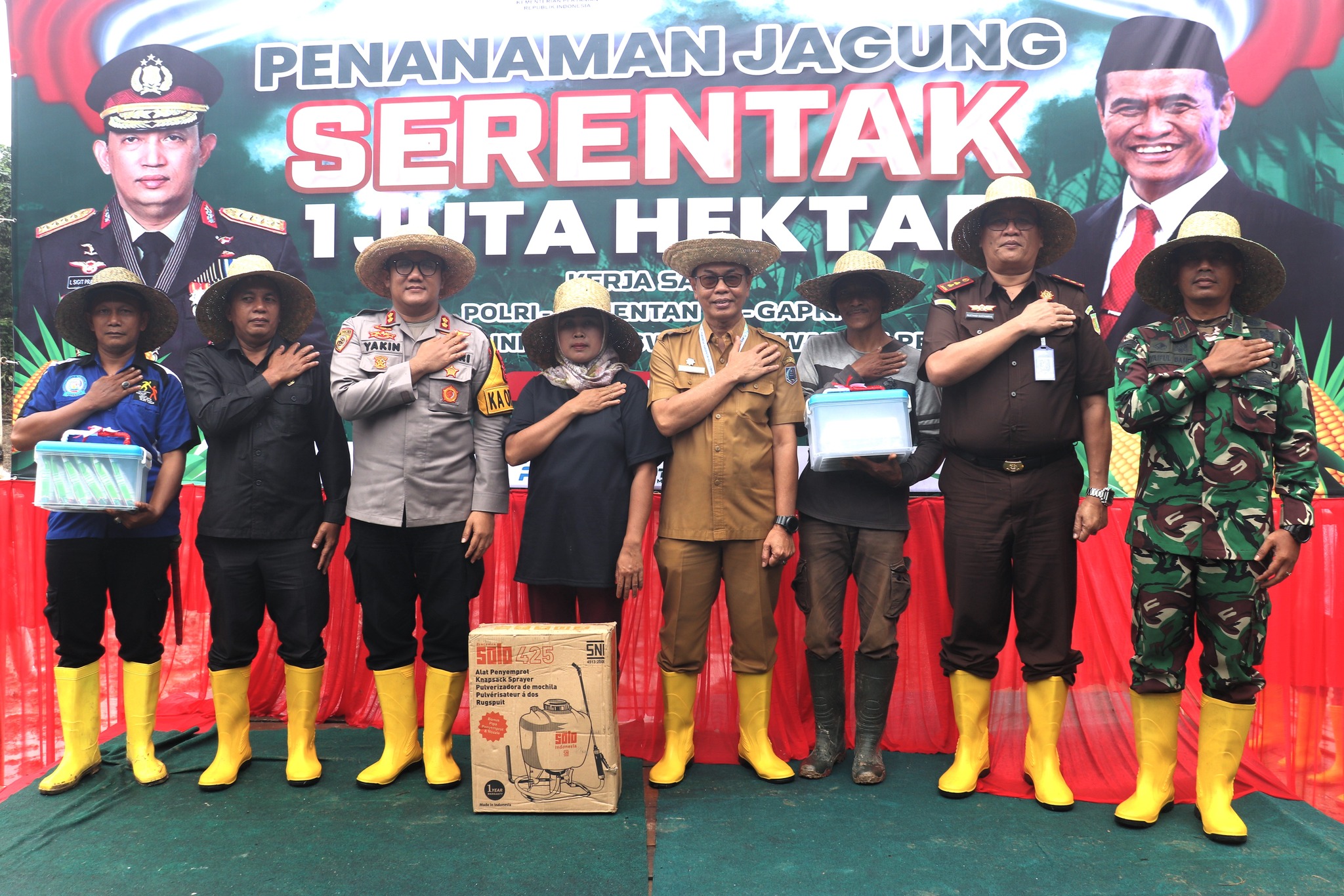 SEKDA HSS: PEMKAB DUKUNG PENUH PROGRAM KETAHANAN PANGAN NASIONAL MELALUI PENANAMAN JAGUNG SERENTAK