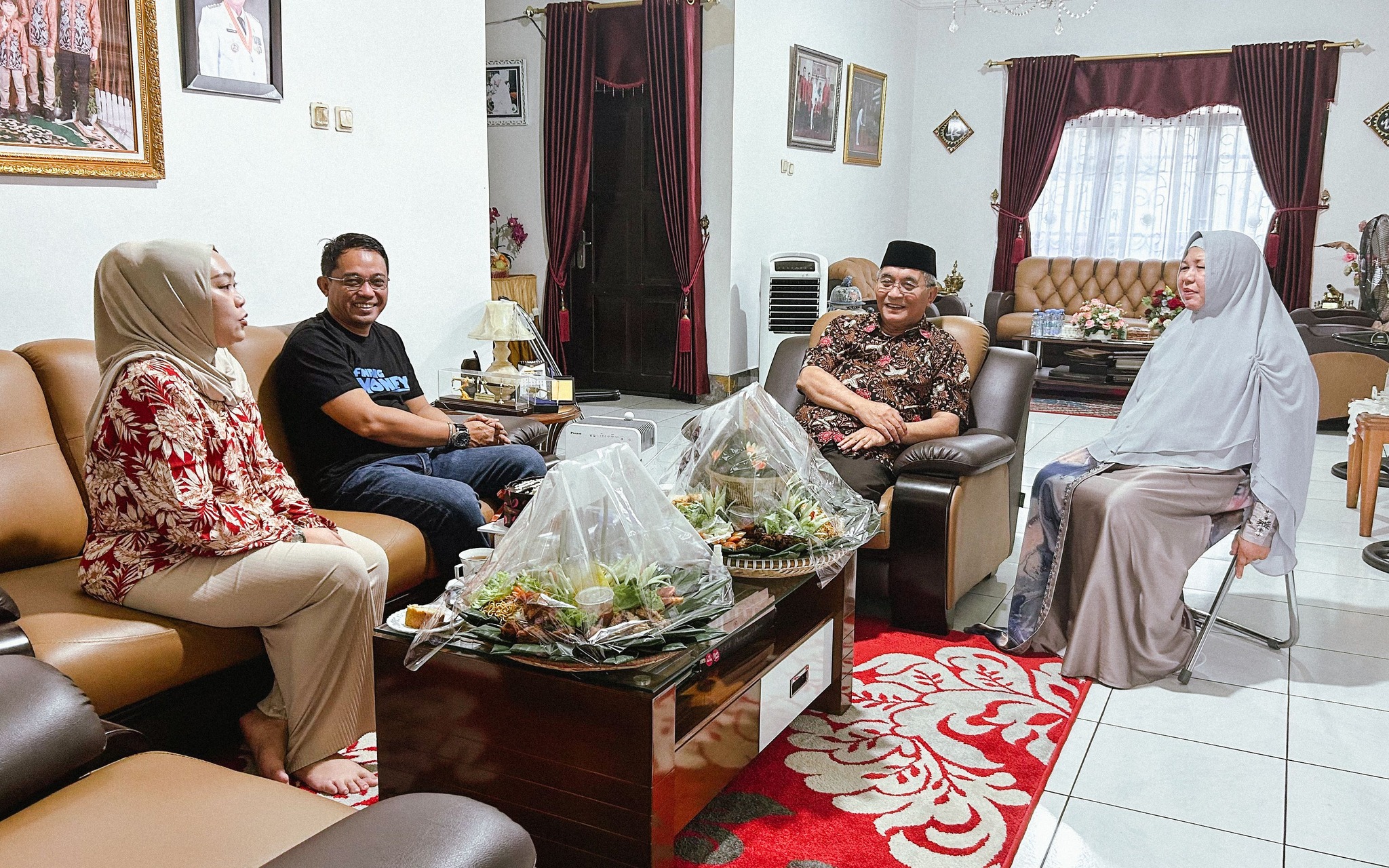 PENJABAT BUPATI HSS BERKUNJUNG KE KEDIAMAN BUPATI HSS PERIODE 2013-2023