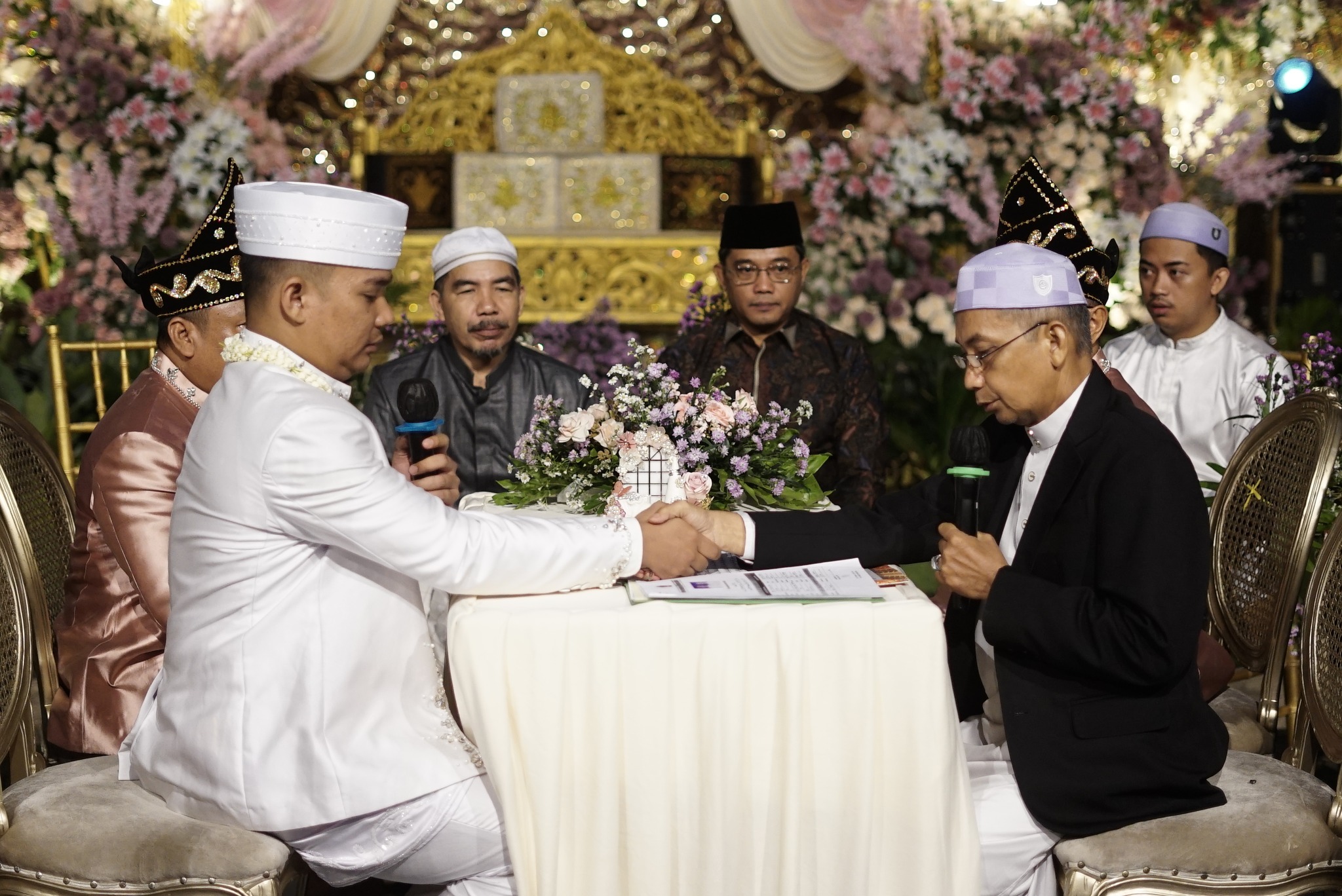 PJ BUPATI HSS JADI SAKSI NIKAH MIA & IQBAL