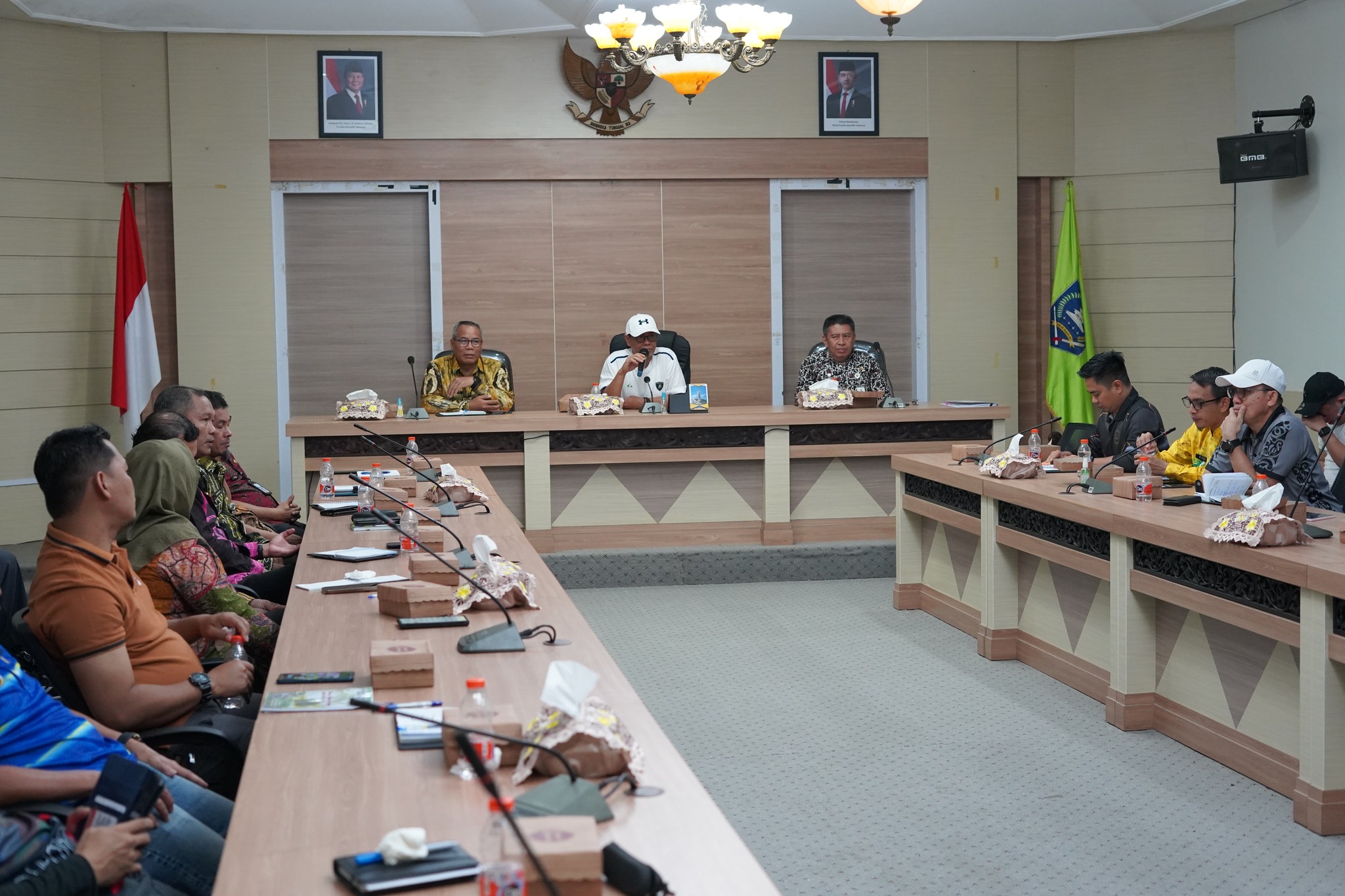 RAPAT PERSIAPAN PELANTIKAN BUPATI, SERAH TERIMA JABATAN, DAN SYUKURAN DI KAB. HSS