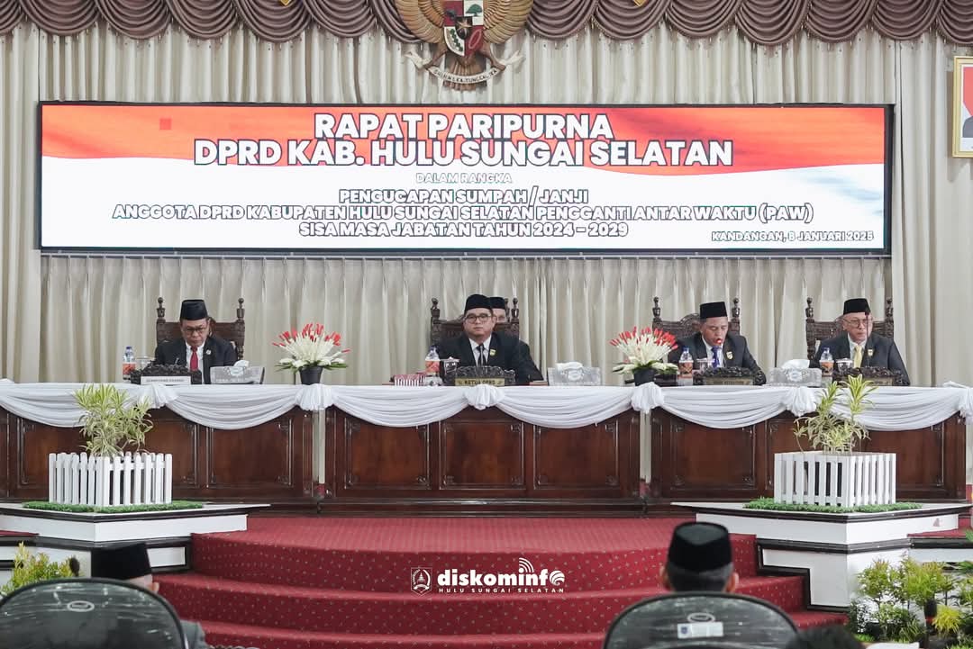 SEKDA HSS HADIRI PENGAMBILAN SUMPAH/JANJI PARIPURNA ANGGOTA DPRD PAW ANGGOTA DPRD HSS MASA JABATAN 2024-2029